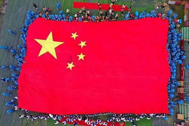 升空的愤怒奶奶